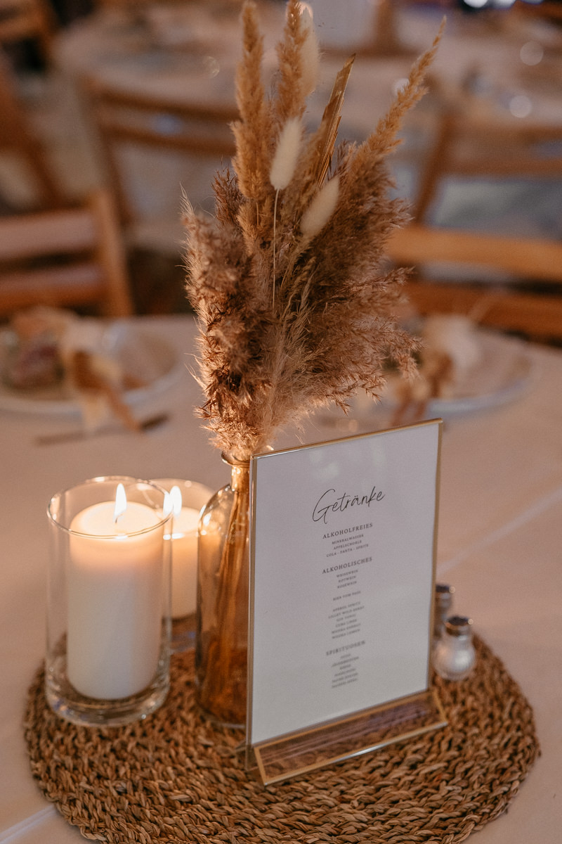 Tischdekoration einer Bohohochzeit im Rittergut Mühlenhof Immenhausen.